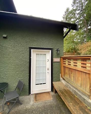 Guest Suites On Benvenuto Brentwood Bay Exterior photo